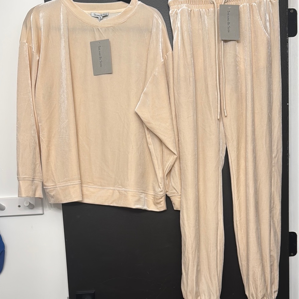 Elegant Cream Women's Jumpsuit